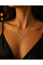 Işıltılı Çiçek Kolye Zarif Taşlı Paslanmaz Çelik