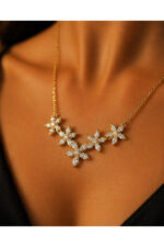 Işıltılı Çiçek Kolye Zarif Taşlı Paslanmaz Çelik - Görsel 2