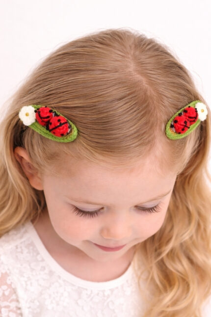 %100 Pamuk El Yapımı Örgü 2'li Uğur Böcekli Çıtçıt Toka – Bebek & Kız Çocuk Saç Aksesuarı