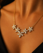 Noirlin Jewelery Işıltılı Çiçek Kolye Zarif Taşlı Paslanmaz Çelik - Görsel 2