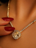 Noirlin Jewelery Zarif Işıltı Detaylı Taşlı Yonca Paslanmaz Çelik Kolye - Görsel 3