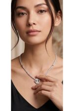 Noirlin Jewelery Zarif Işıltı Detaylı Taşlı Yonca Paslanmaz Çelik Kolye - Görsel 2