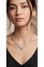 Noirlin Jewelery Zarif Işıltı Detaylı Taşlı Yonca Paslanmaz Çelik Kolye